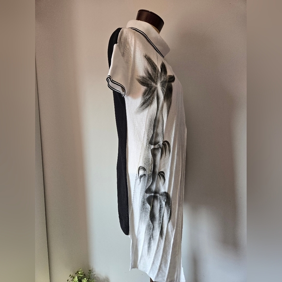 Oblique Creations Italy Black and White Asymmetrical Palm Tree Top. Size Small - Picture 3 of 9